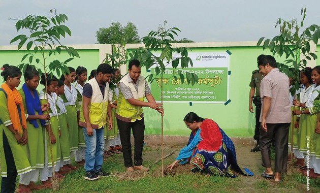 世界環境デーの植樹活動