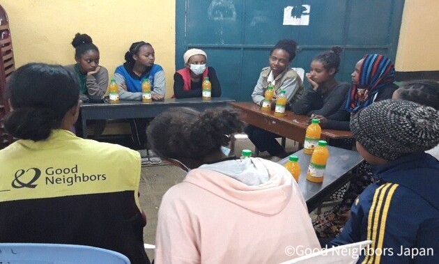 思春期女子学生ディスカッション