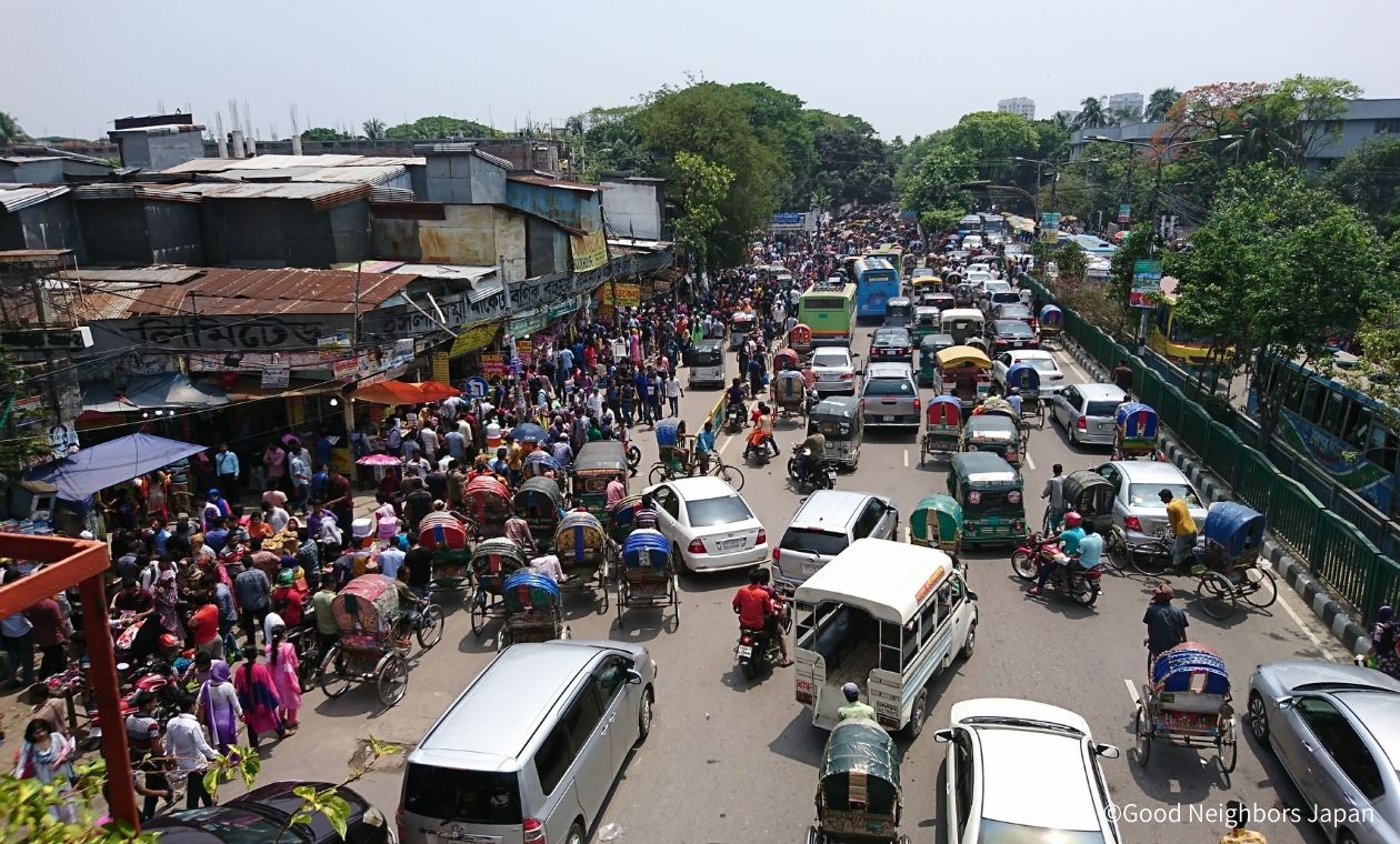 首都ダッカの交通渋滞