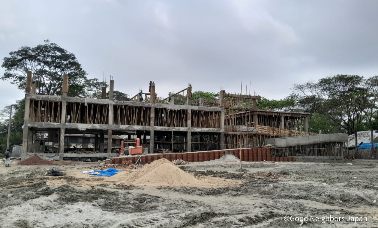 建設中のサイクロンシェルター