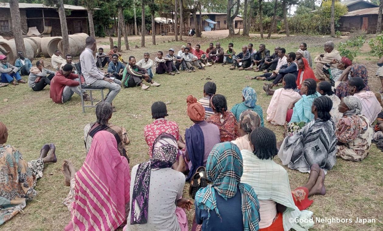 集う人々の様子