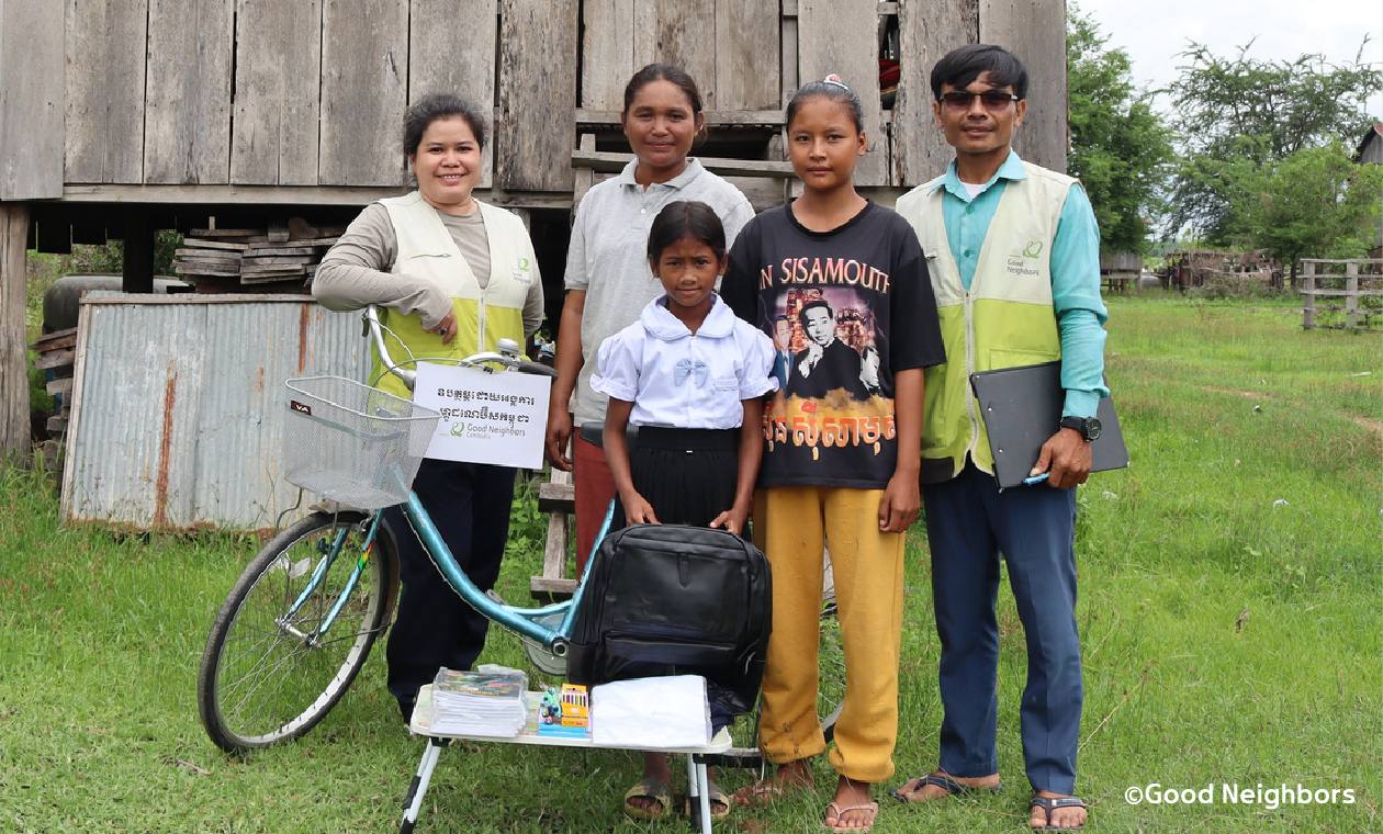 自転車をもらった少女カニカちゃん