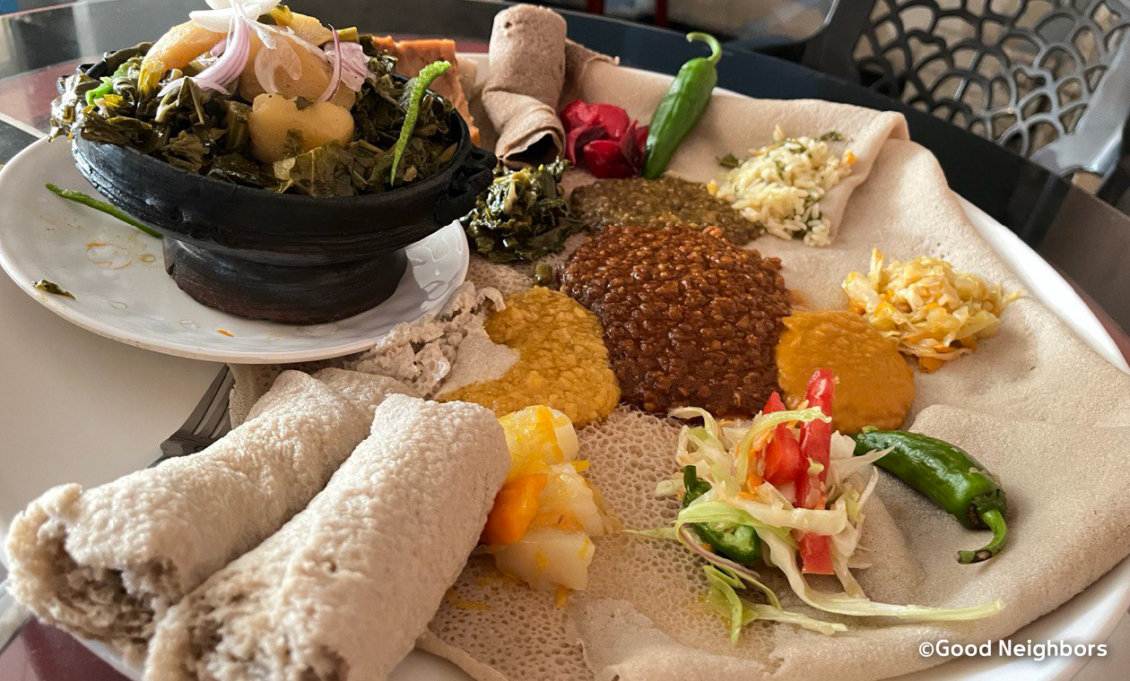 主食として親しまれるインジェラ