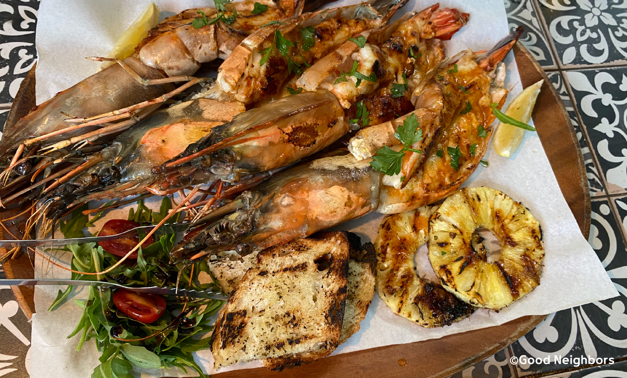 エビや貝を使った海鮮料理