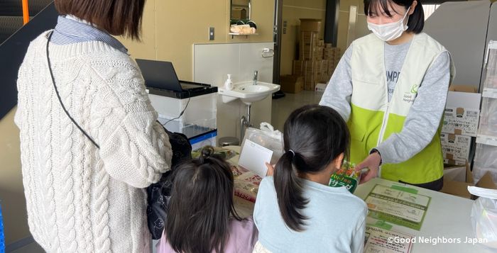 食品配付の様子