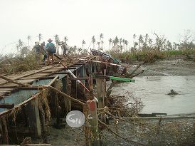 ミャンマー大型サイクロン被災状況:緊急支援