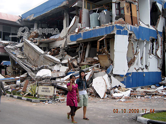 スマトラ沖地震パダンの被害